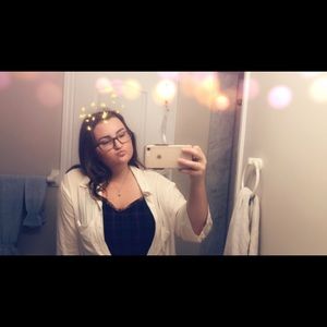 Meet your Posher, Holly